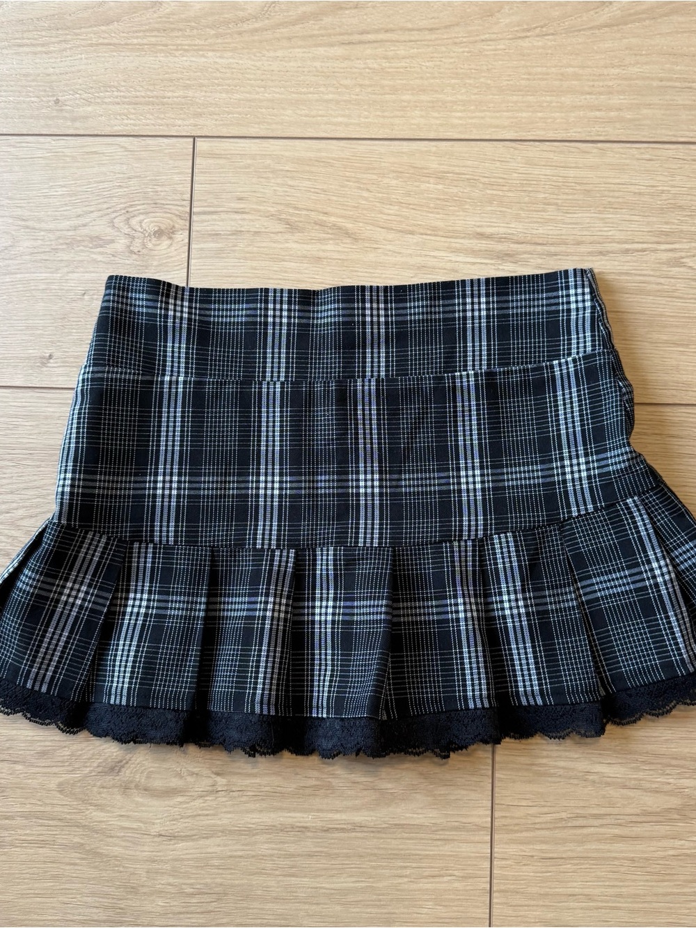 Plaid Pleated Mini Skirt in Black and Gray